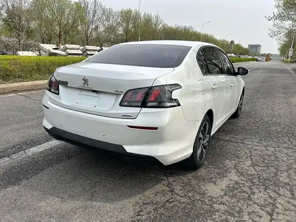 Peugeot 408 2021