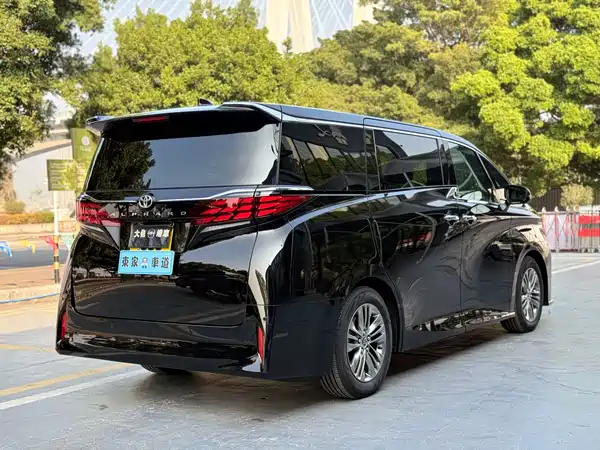 Toyota Alphard 2025