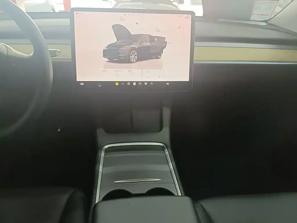 Tesla Model Y 2022 — фото 13