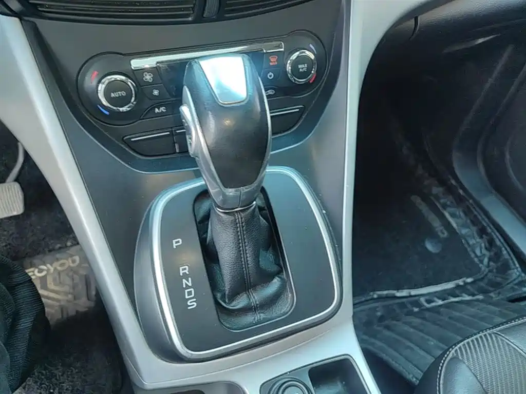 Ford Kuga 2016 — фото 14