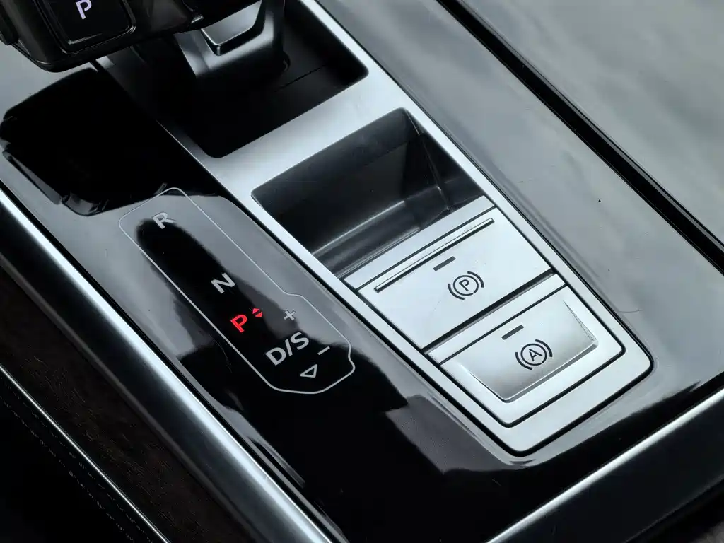 Audi Q7 2024 — фото 16