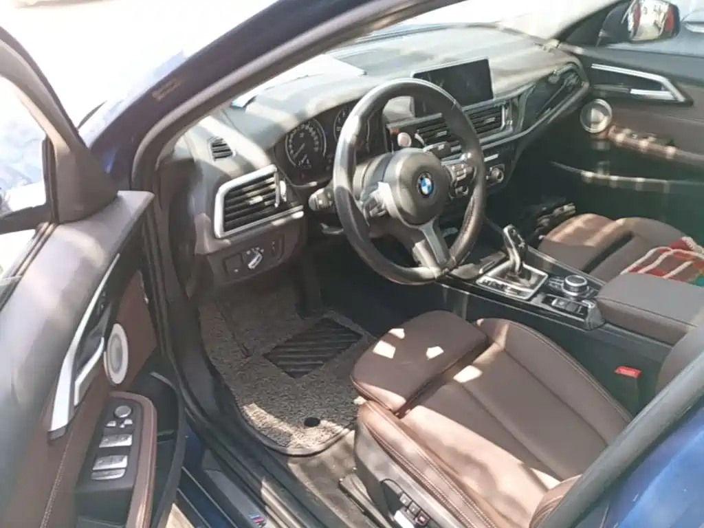 BMW 1 Series 2021 — фото 15