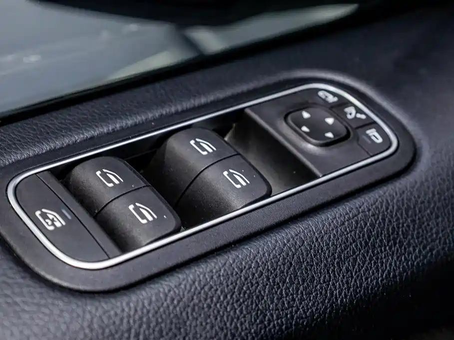 Mercedes-Benz G-Class 2023 — фото 11
