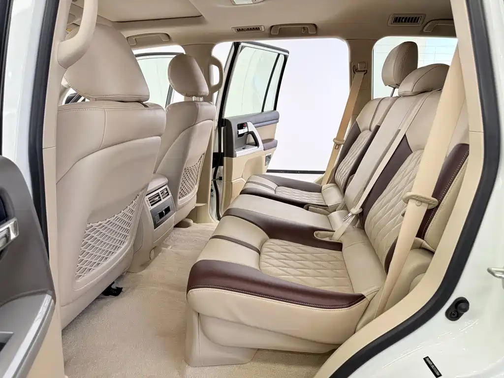 Toyota Land Cruiser 2020 — фото 6