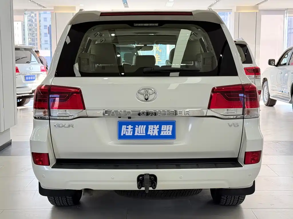Toyota Land Cruiser 2020 — фото 17