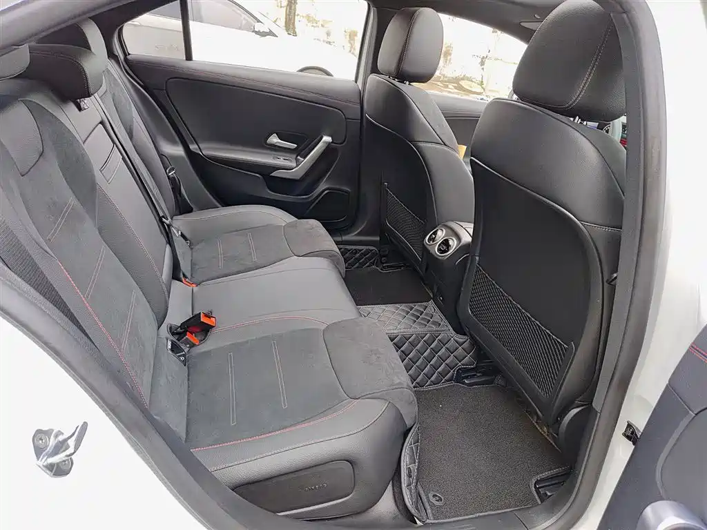 Mercedes-Benz A-Class 2023 — фото 11
