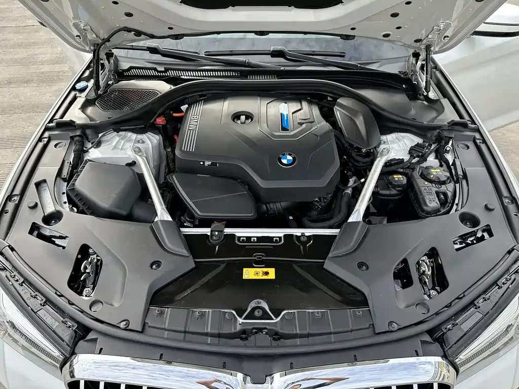 BMW 5 Series New Energy 2022 — фото 12