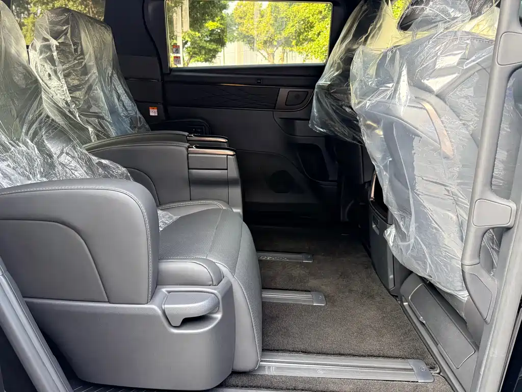 Toyota Alphard 2025 — фото 10