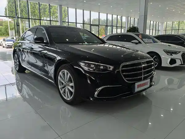 Mercedes-Benz S-Class 2025