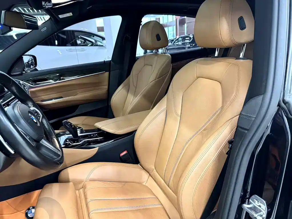 BMW 6 Series GT 2022 — фото 10
