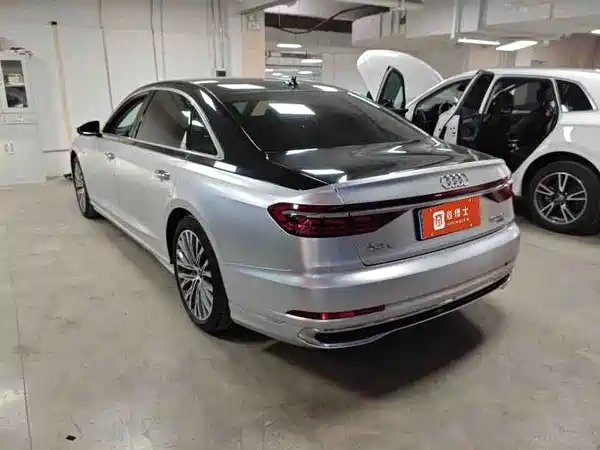 Audi A8 2024
