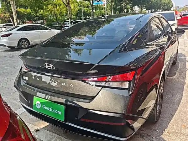 Hyundai Elantra 2025