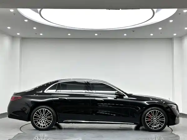 Mercedes-Benz E-Class 2025