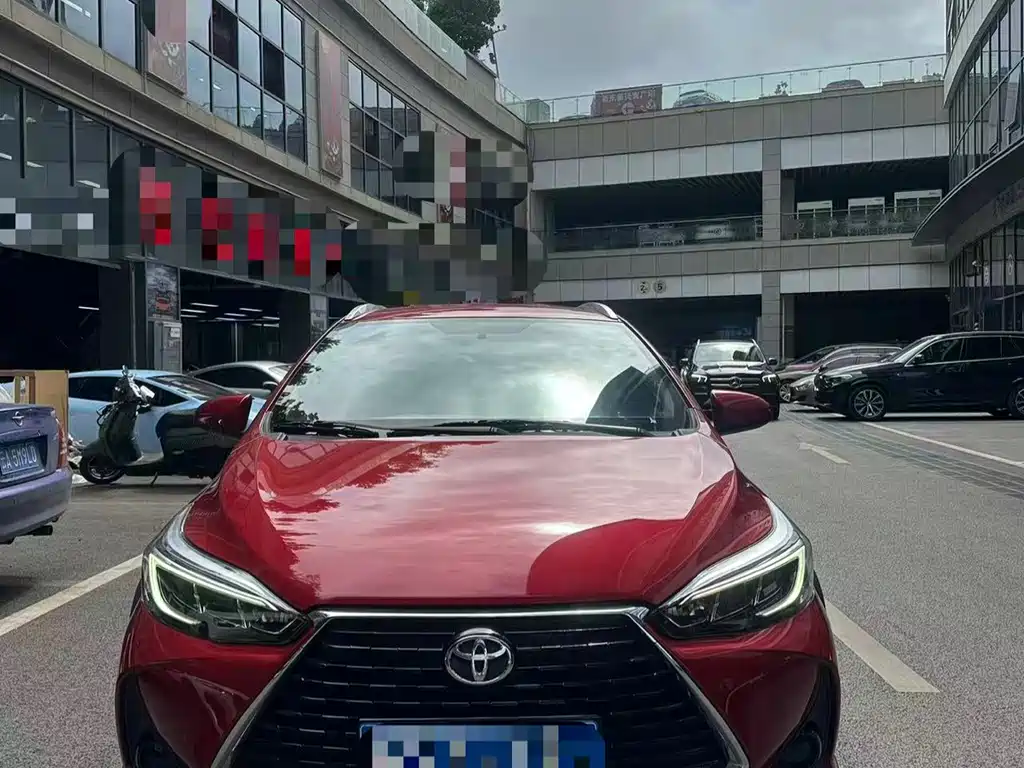 Toyota Yaris L 2022 — фото 2