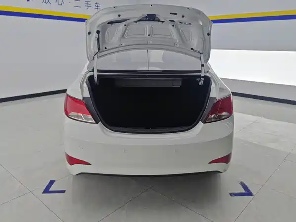 Hyundai Accent 2014