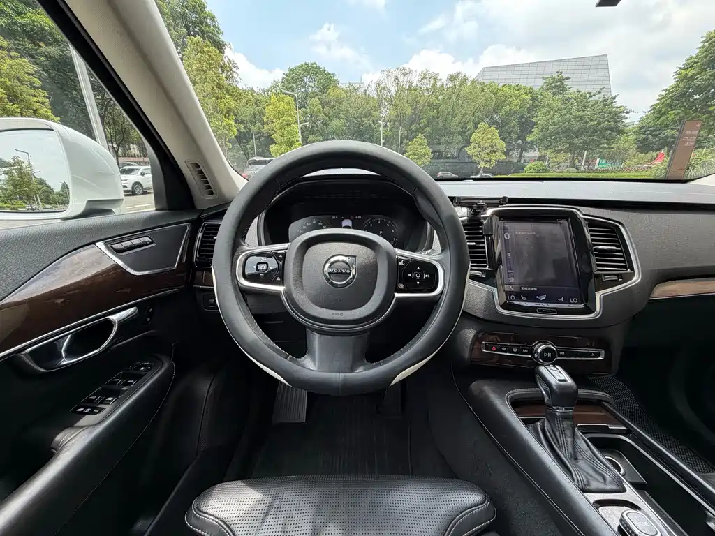 Volvo XC90 2016 — фото 15