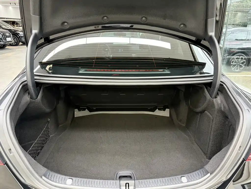 Mercedes-Benz E-Class 2022 — фото 13
