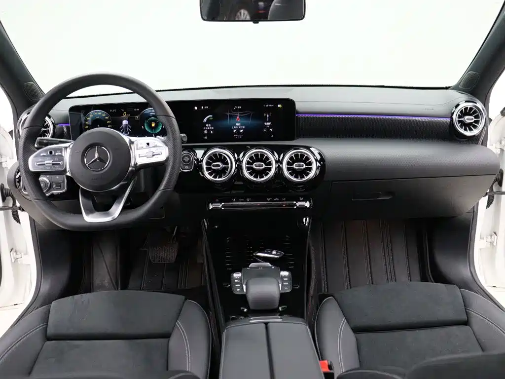 Mercedes-Benz A-Class 2021 — фото 11
