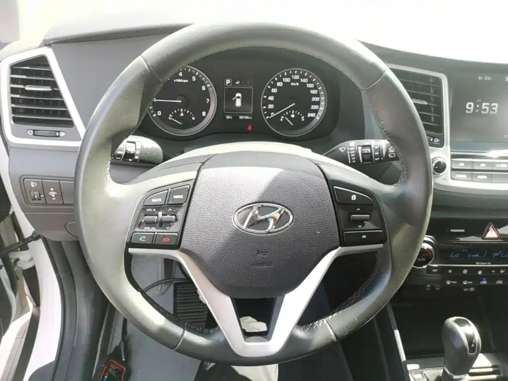 Hyundai Tucson 2016 — фото 11