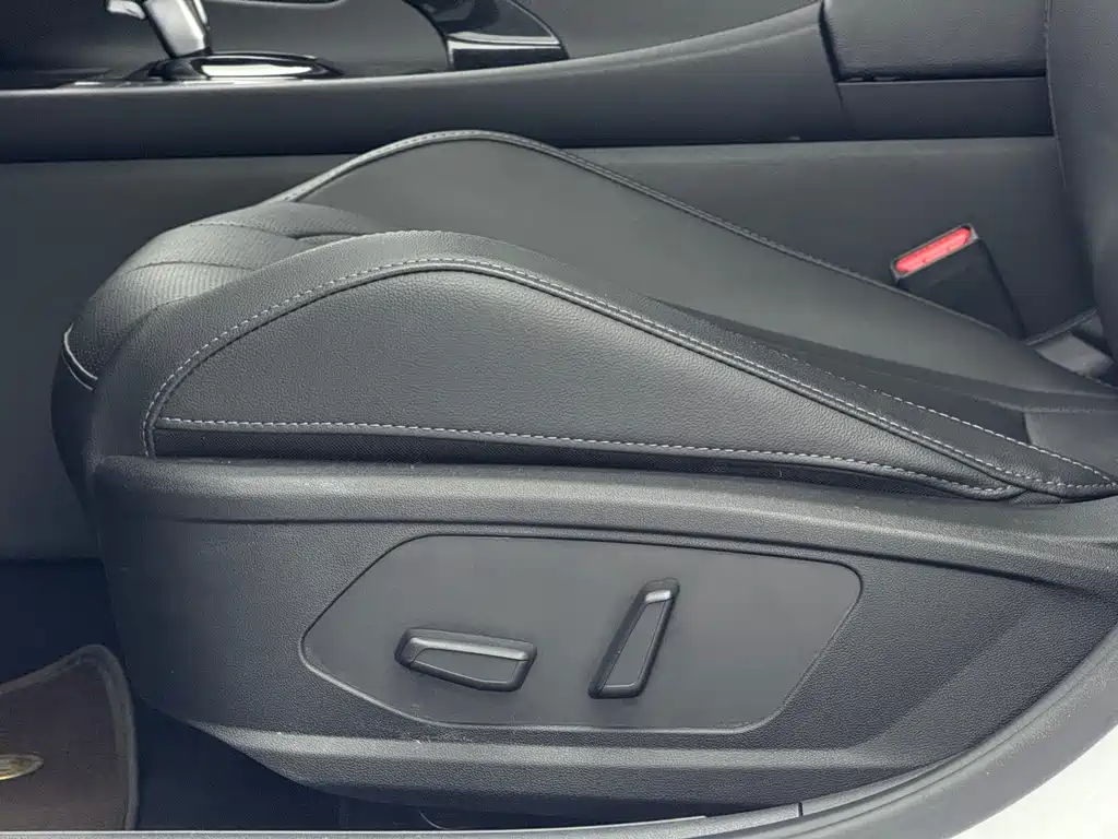 Hyundai Elantra 2022 — фото 21