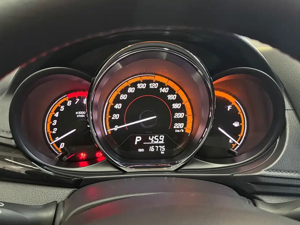 Toyota Yaris L 2022 — фото 26