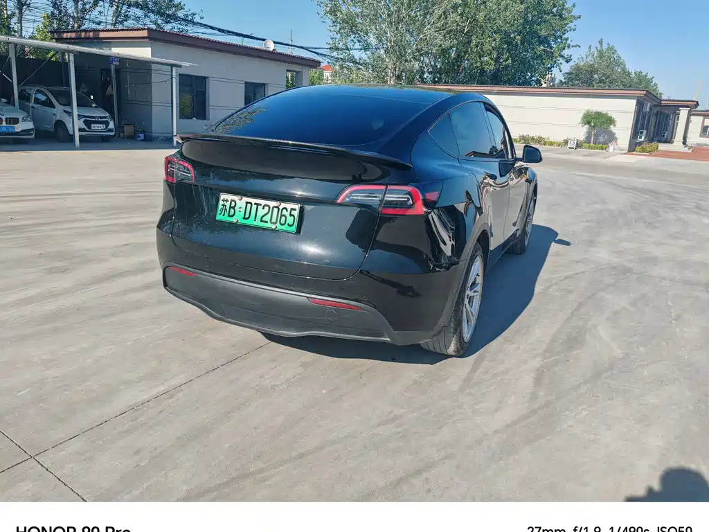 Tesla Model Y 2023 — фото 10