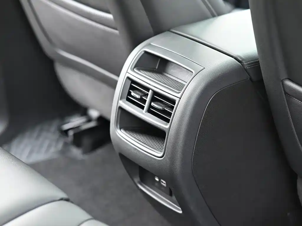 Cadillac XT5 2024 — фото 14