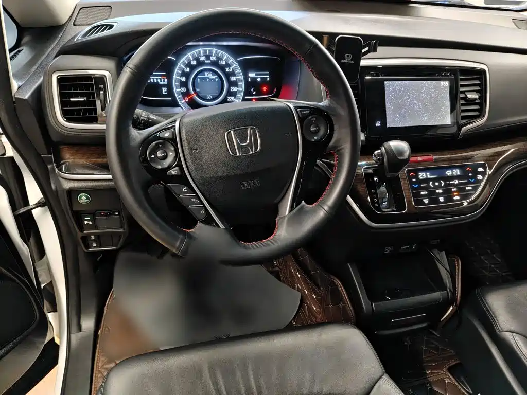 Honda Odyssey 2018 — фото 10