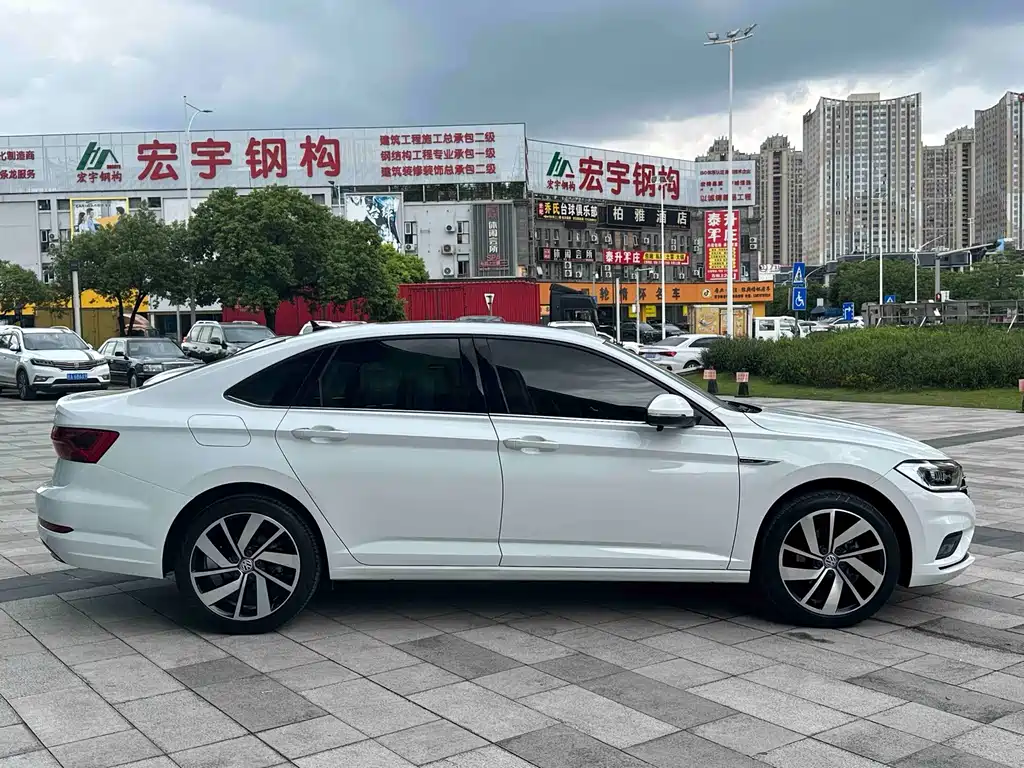 Volkswagen Sagitar 2022