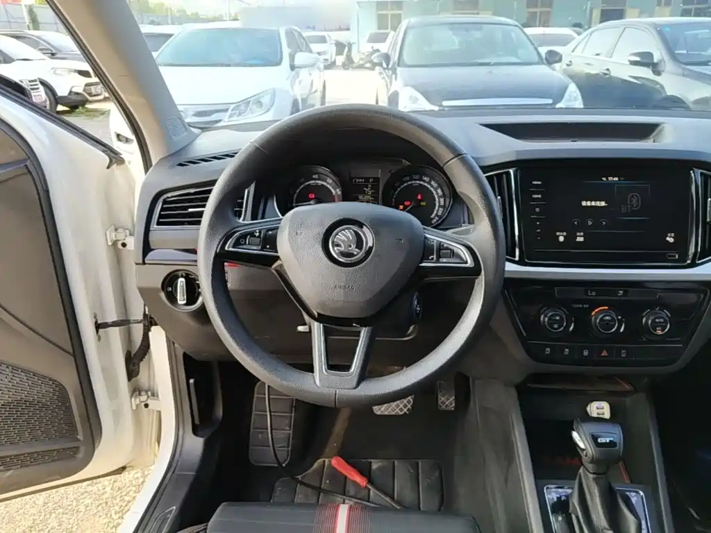 Skoda Kamiq 2021 — фото 11