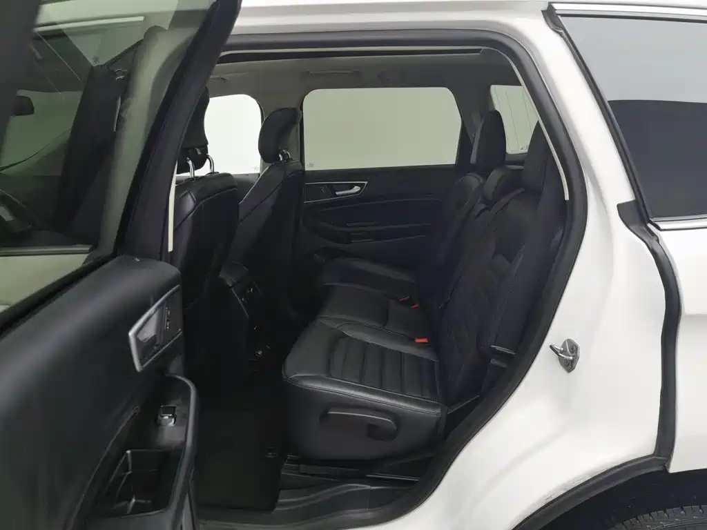 Ford Edge 2019 — фото 15