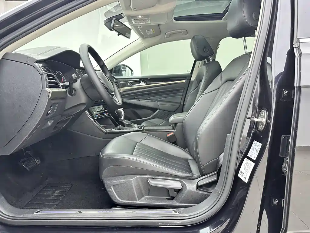 Volkswagen Passat New Energy 2021 — фото 10