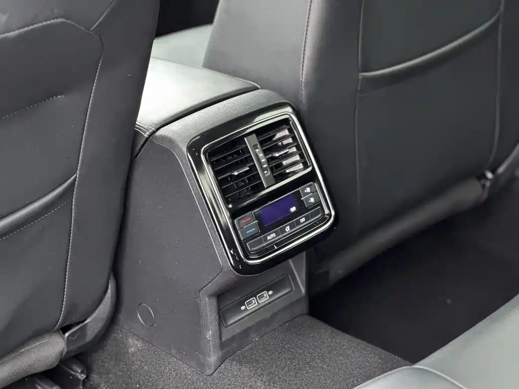 Volkswagen Passat New Energy 2021 — фото 12