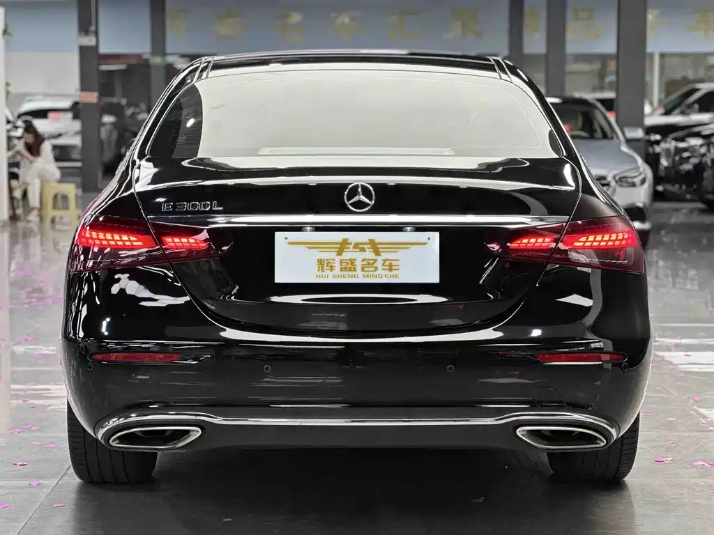 Mercedes-Benz E-Class 2023 — фото 3
