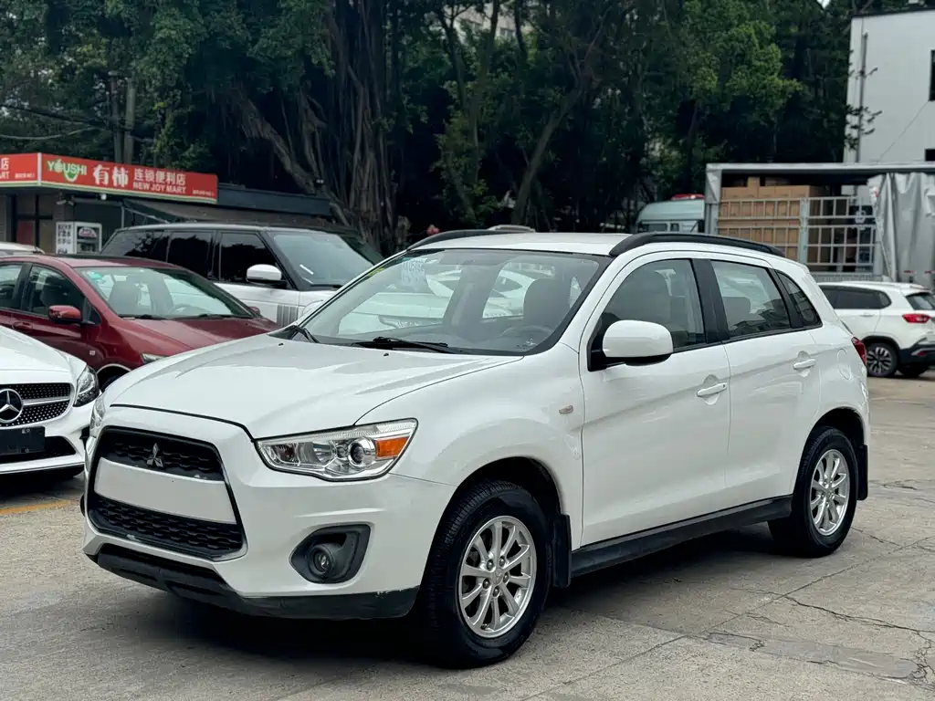 Mitsubishi ASX 2015 — фото 1