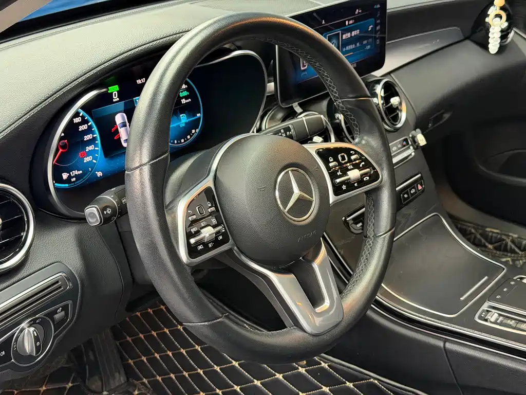 Mercedes-Benz C-Class 2019 — фото 11