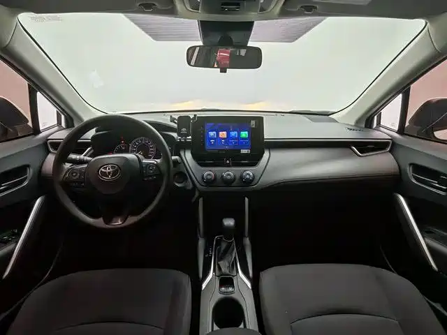 Toyota Corolla Cross 2022 — фото 10