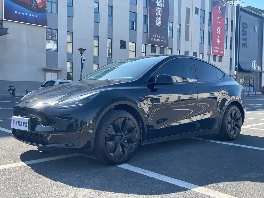 Tesla Model Y 2023 — фото 1
