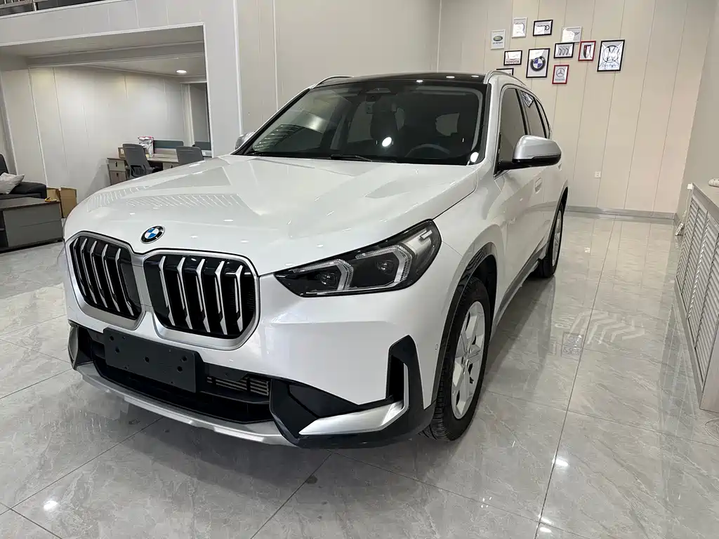 BMW X1 2023 — фото 1