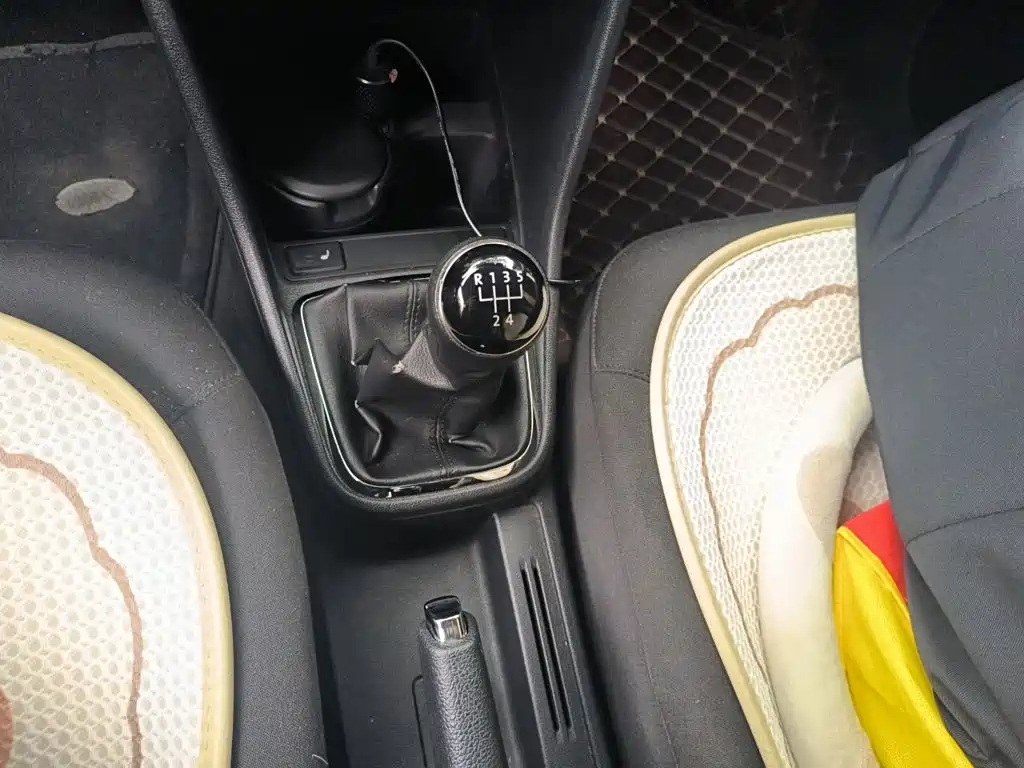 Volkswagen Jetta 2015 — фото 10