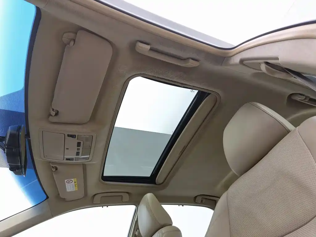 Toyota Camry 2015 — фото 14