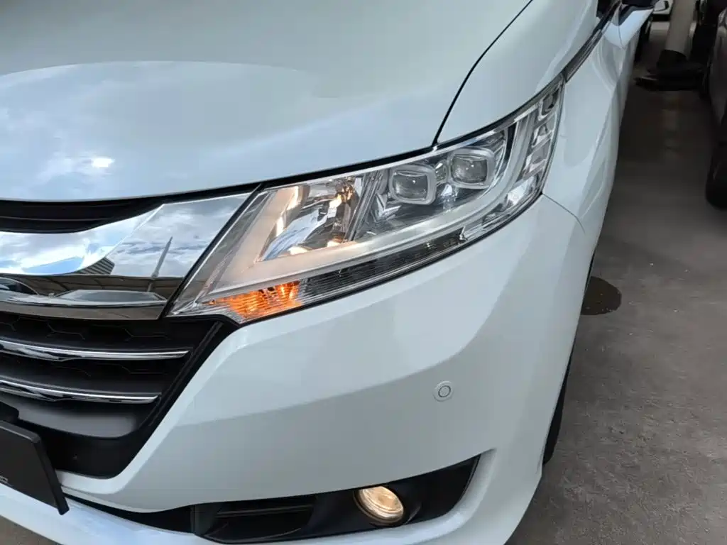 Honda Odyssey 2018 — фото 24