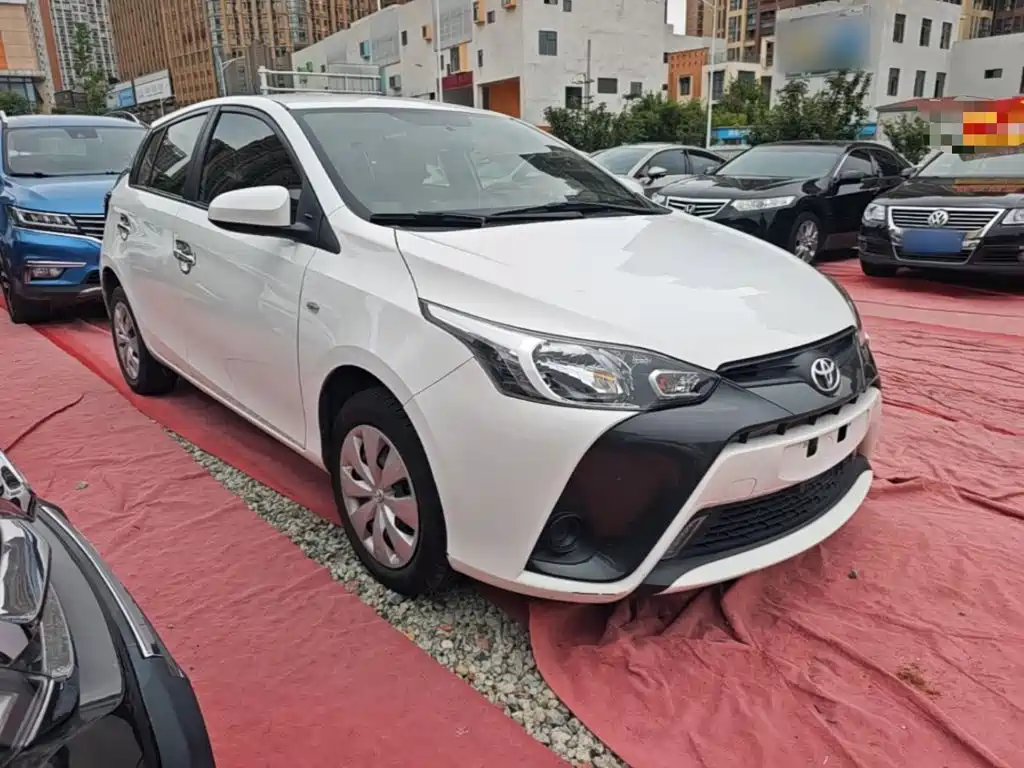 Toyota Yaris L 2018 — фото 4
