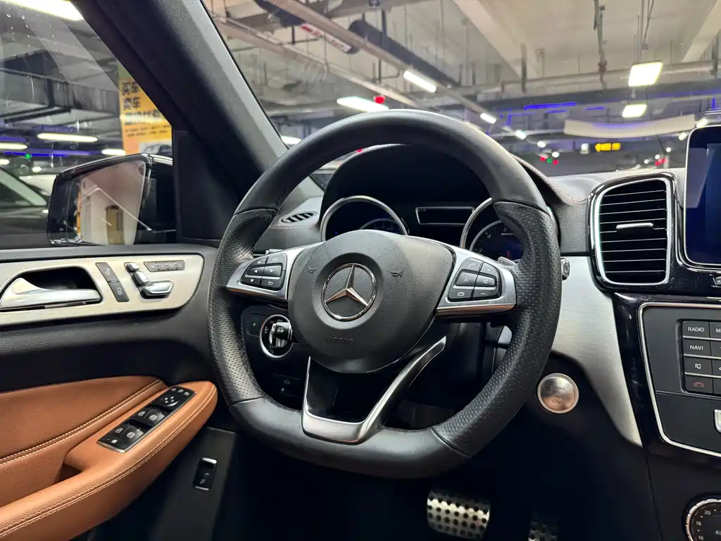 Mercedes-Benz GLE AMG 2017 — фото 26