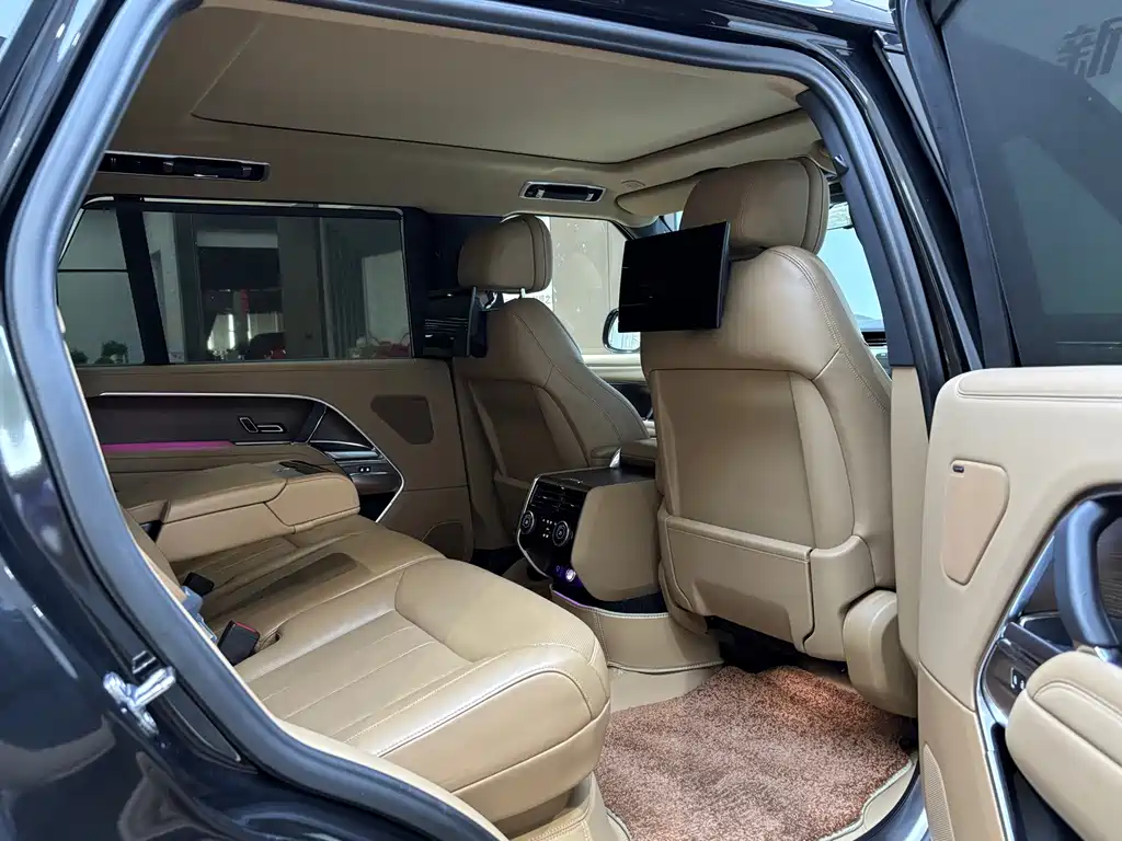 Land Rover Range Rover 2024 — фото 13