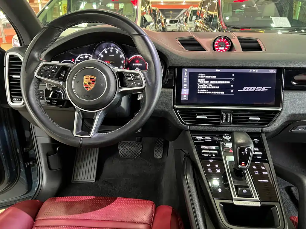 Porsche Cayenne 2019 — фото 14