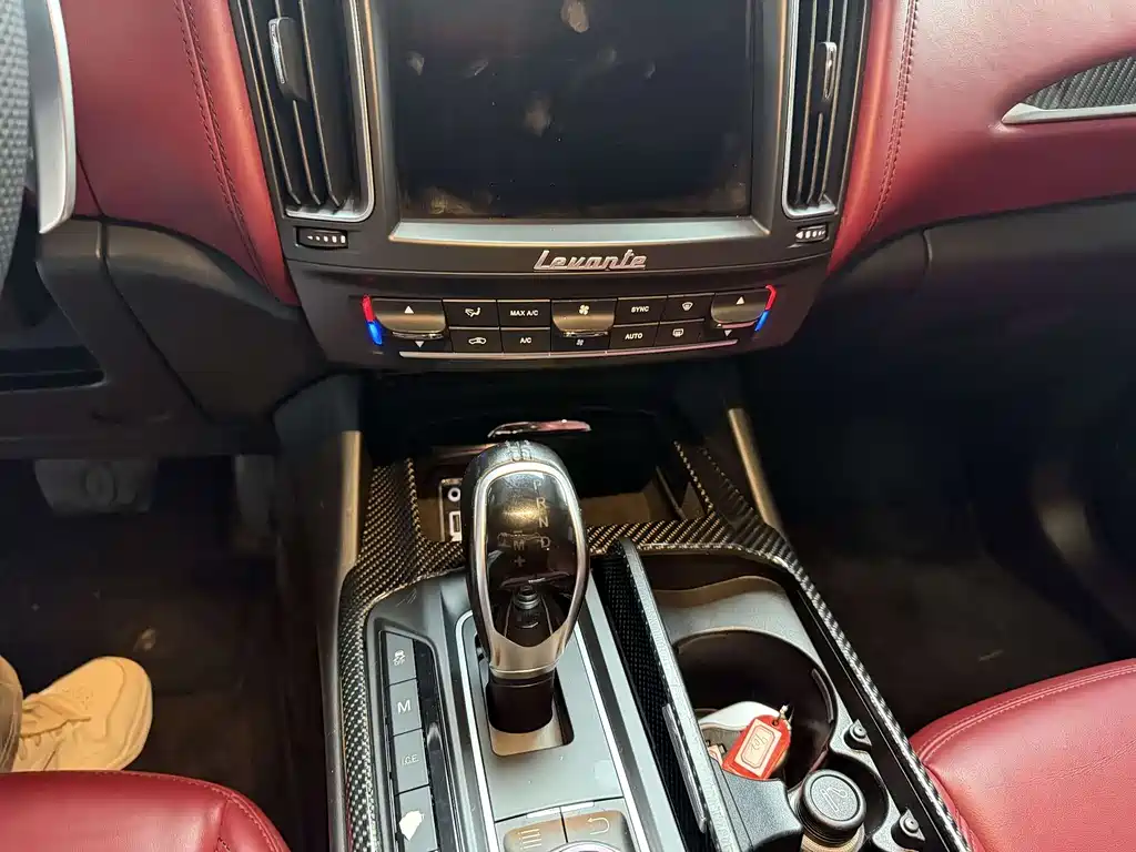 Maserati Levante 2017 — фото 8