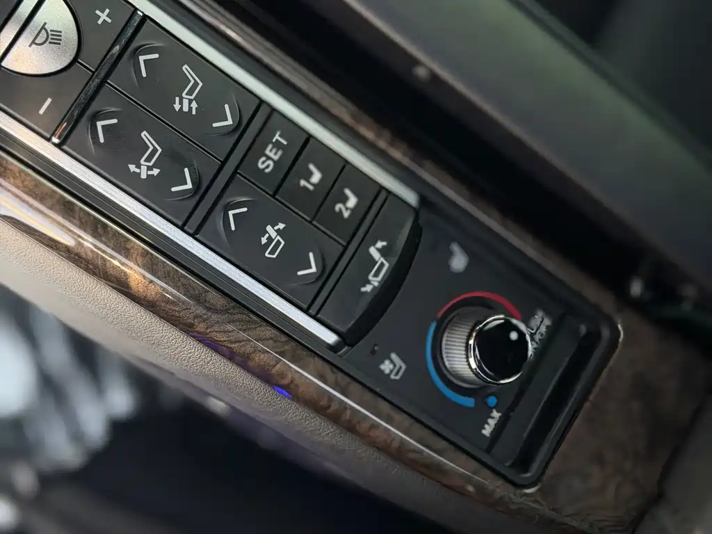 Toyota Vellfire 2023 — фото 14