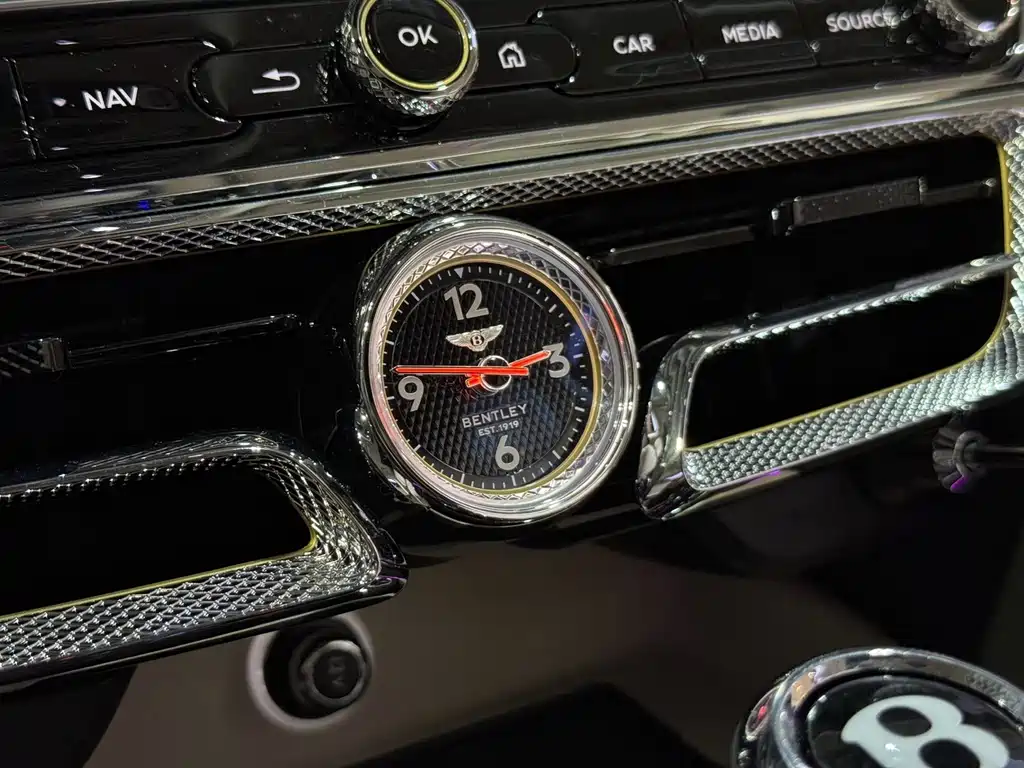 Bentley Flying Spur 2021 — фото 12