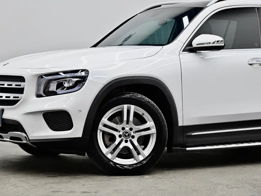 Mercedes-Benz GLB 2023 — фото 26